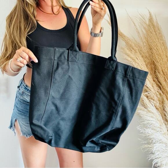 NEW BLOOMINGDALES Exclusive Black Red Bloomies Carryall Shoulder Tote Bag Purse - Picture 3 of 13